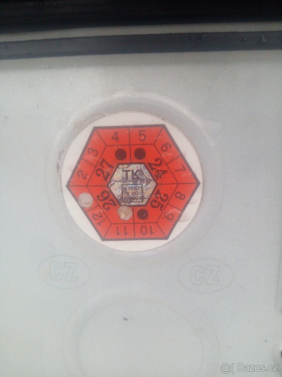 Přívěsný vozík s laminátovým víkem - 5