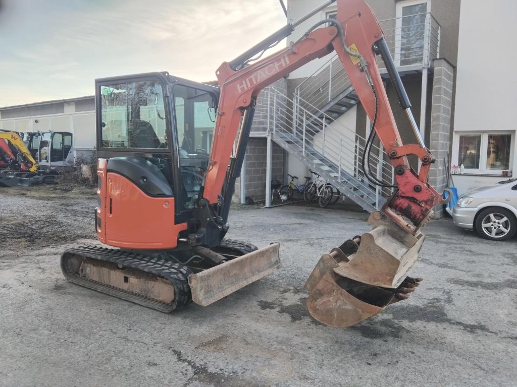 HITACHI 26U Powertilt - 5