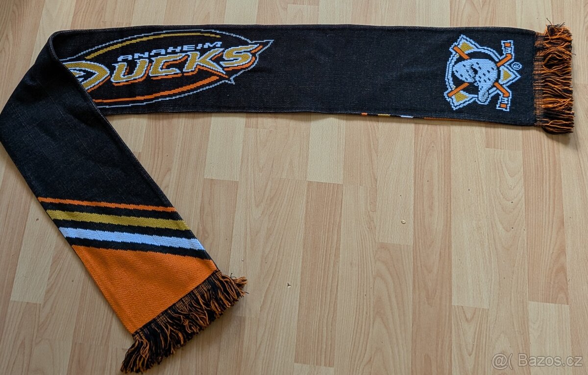 Hokejové dresy a artefakty všeho druhu - 5