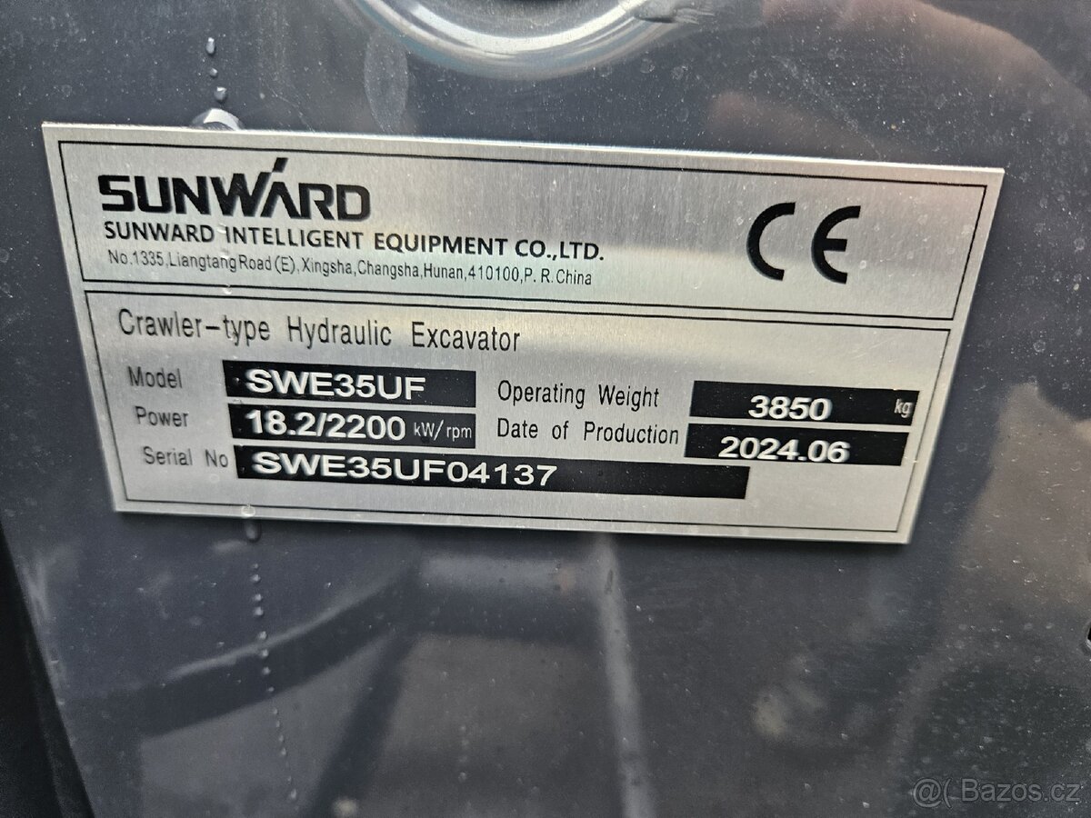 RYPADLO BAGR PÁSOVÝ 4000KG SUNWARD KUBOTA - 5