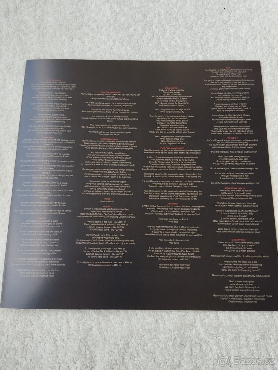 Fialky: Vykřičníky - 5