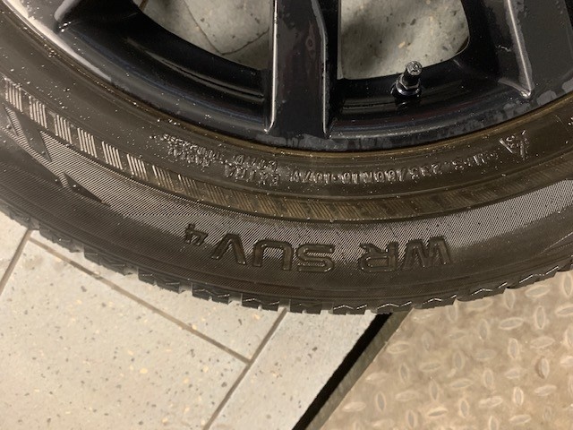 SUPER ALU SUV zn. MAK - zimní Nokian 235/60/18, rozteč 5x108 - 5