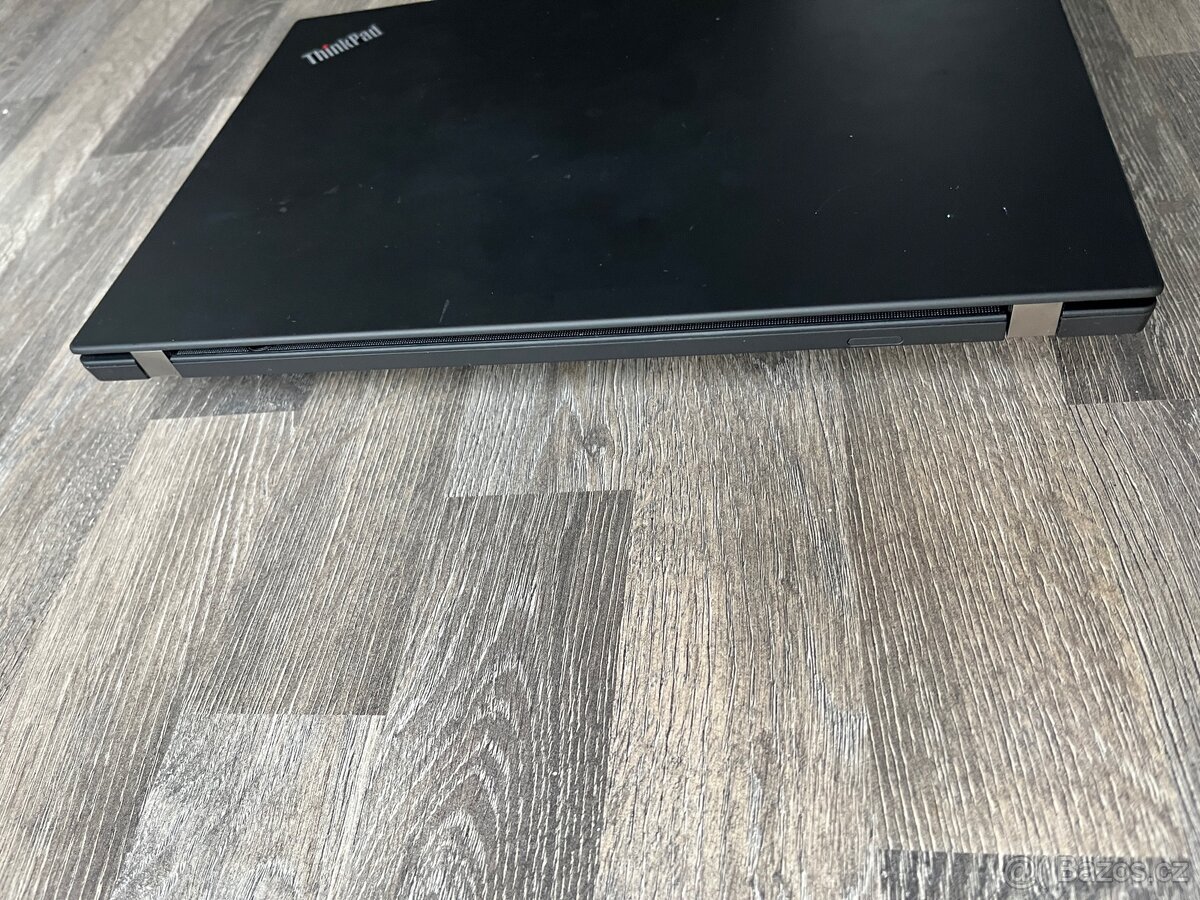 Lenovo ThinkPad T490 - 5