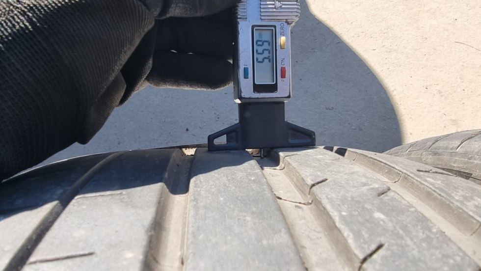 Letní pneu 255/40/20 Michelin - 5