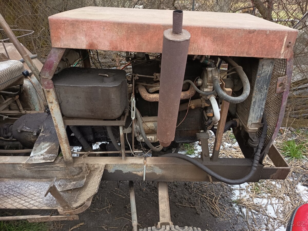 Prodám traktor domácí výroby - 5