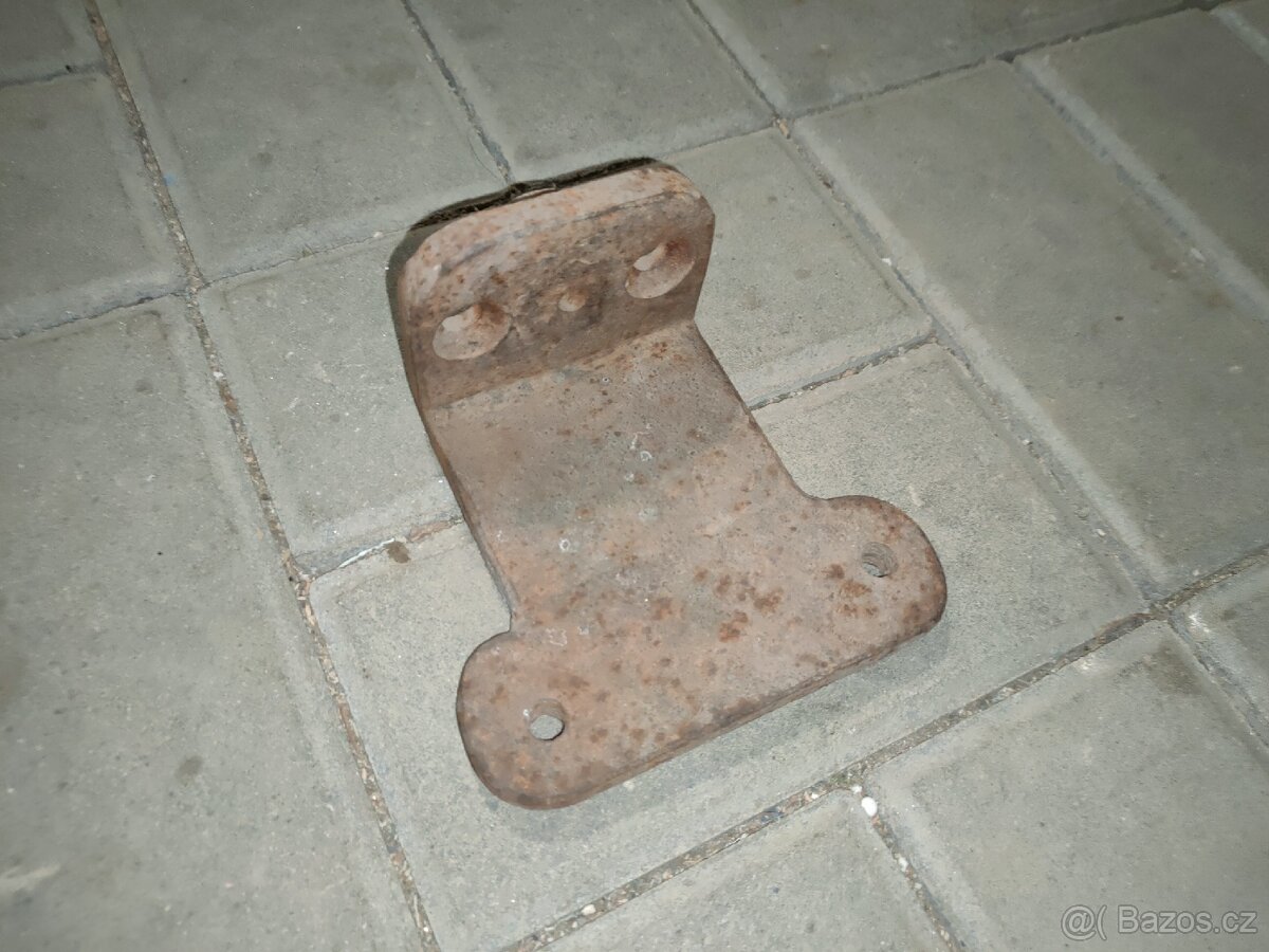 Traktor Svoboda - mezikus pro montáž čerpadla Motorpal - 5