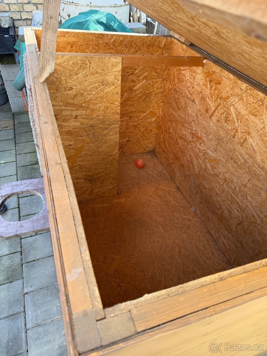 Prodám zateplenou psí boudu - 5