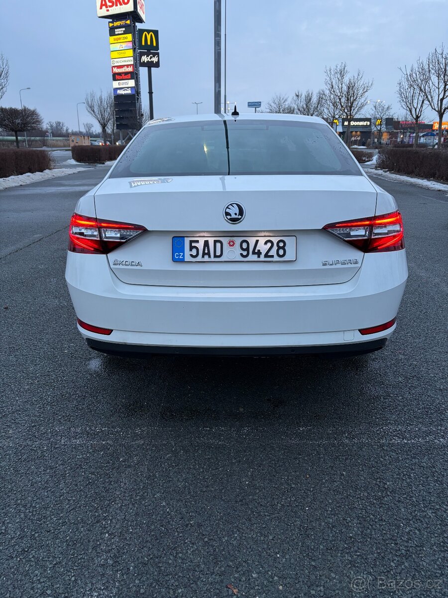 Skoda Superb 2.0TDI 110kW DSG - 5