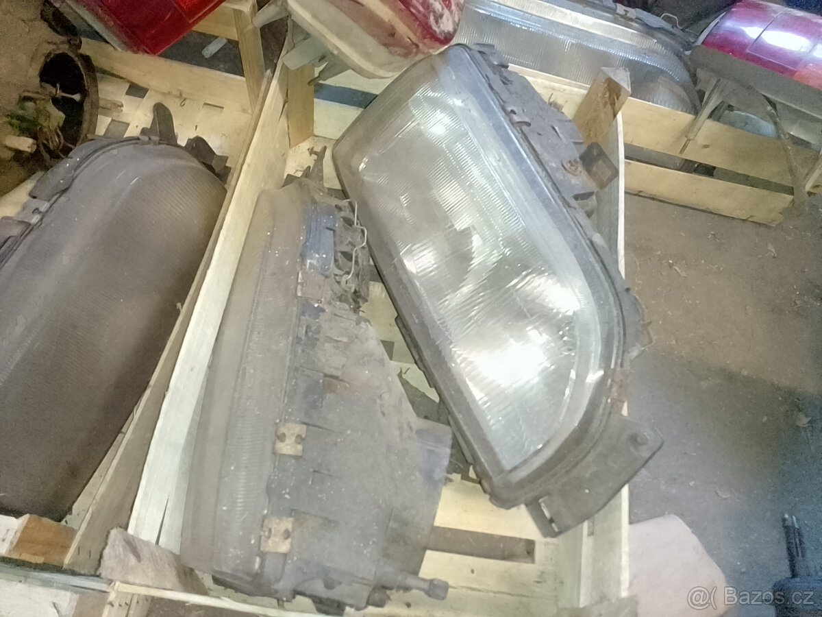 Ford Sierra světla_ 702 041 467