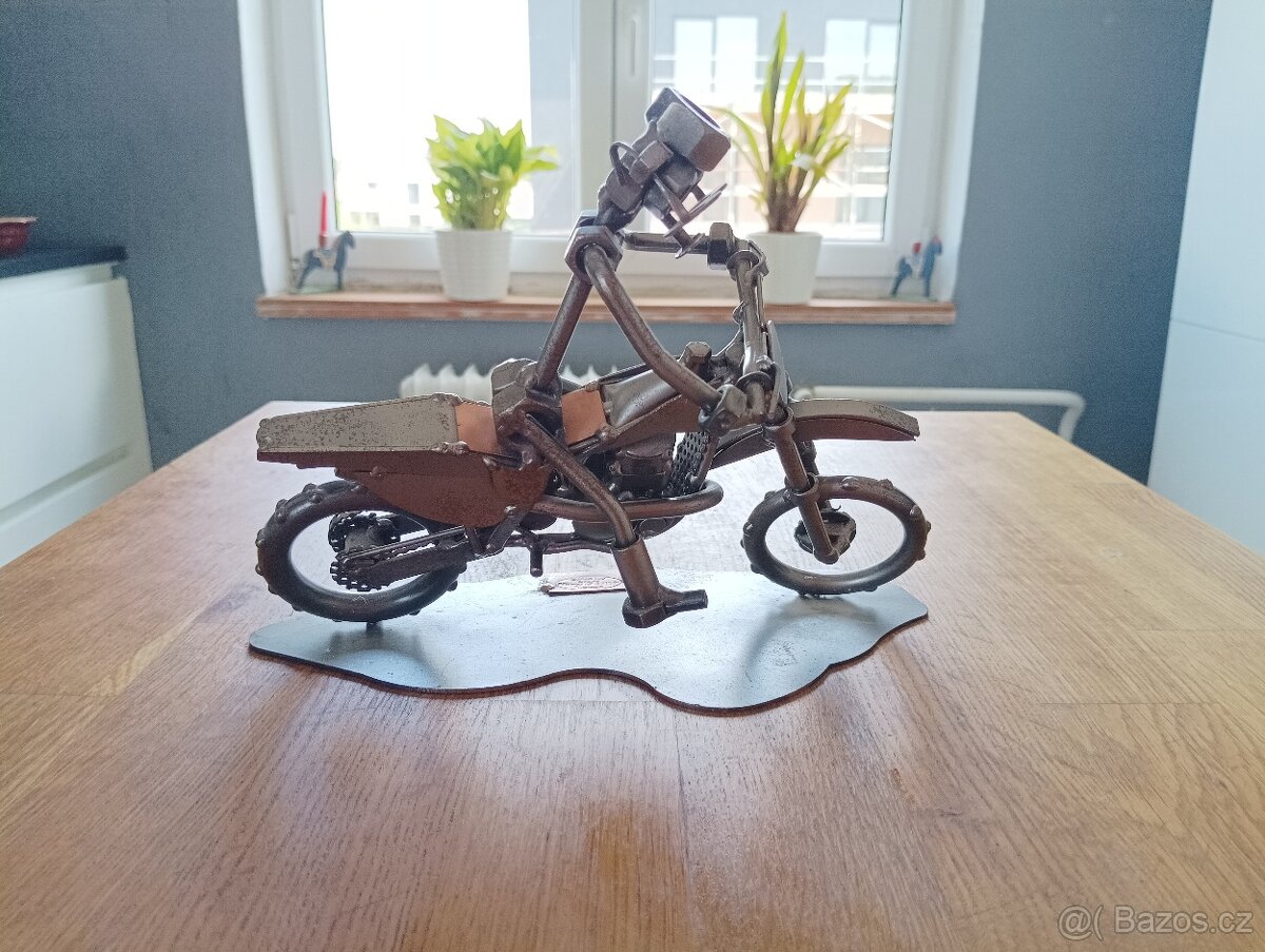 KOVOVÝ MODEL MOTOKROSOVÉHO JEZDCE NA MOTORCE HINZ & KUNST - 5