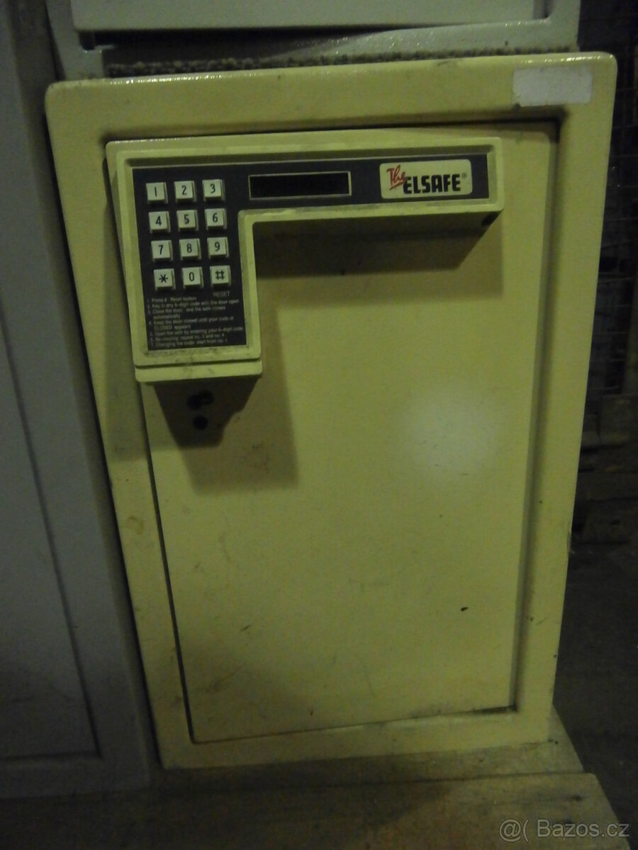Trezor s elektronickým zámkem nefunkční za 500 kč - 5
