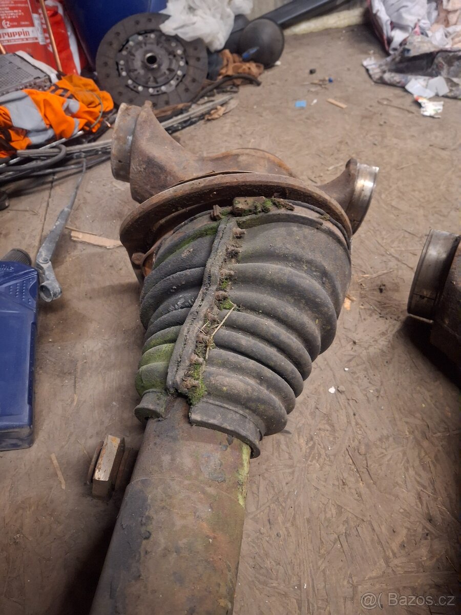 Uložení přední nápravy tatra 805 - 5