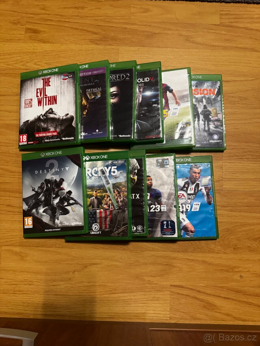 Xbox one s 500gb + 2x ovladač + 11her - 5