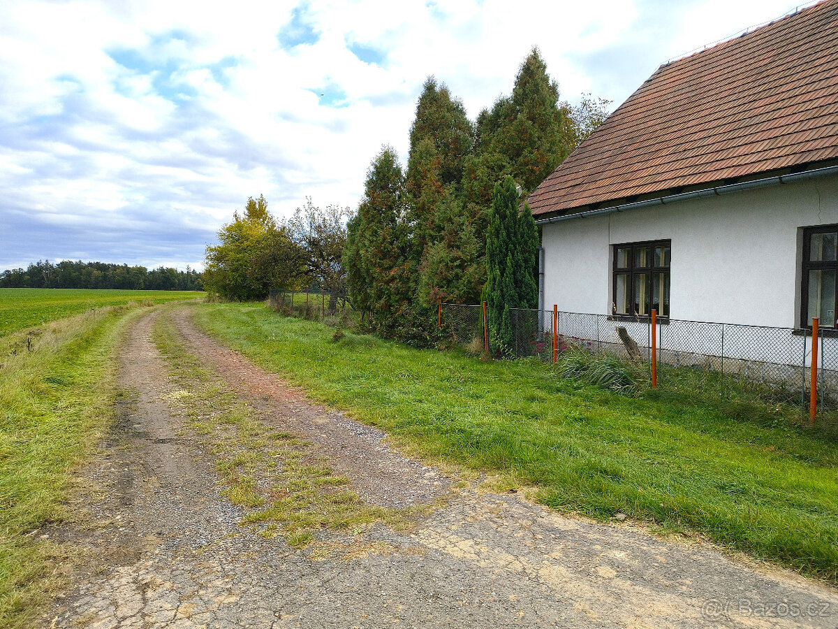 Chvalkovice - Střeziměřice -rodinný dům 3+1, pozemek 2066 m2 - 5