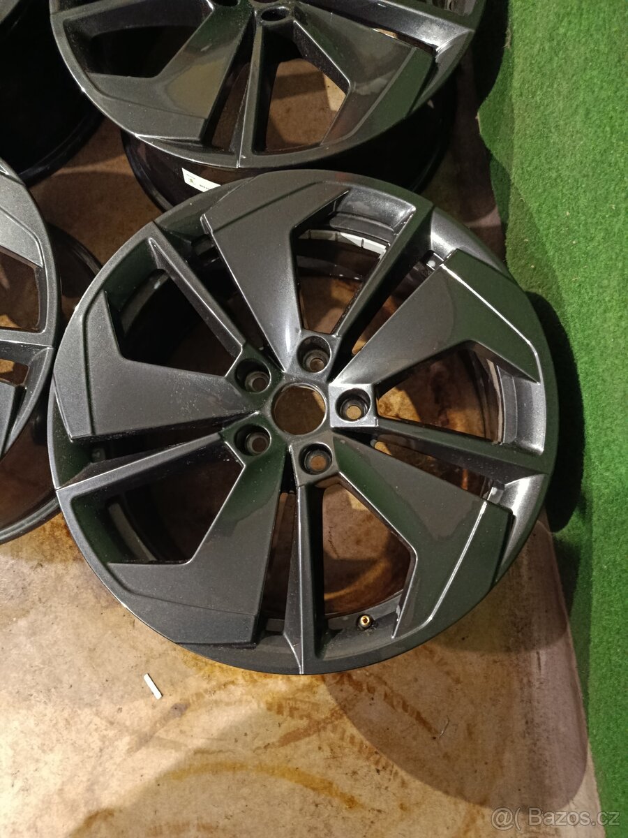 Alu 18" 5x112 octavia - 5