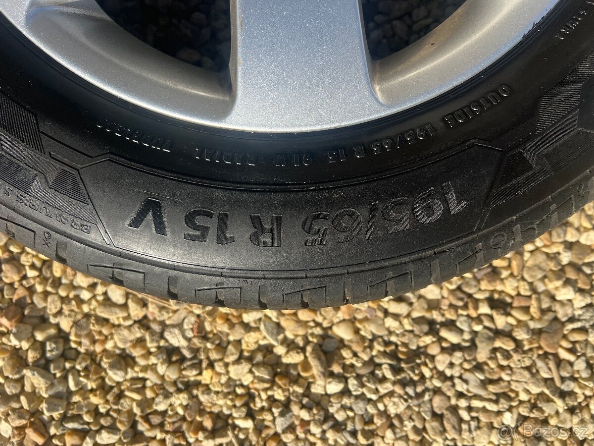 Originální letní sada Škoda 195/65R15, 7mm Barum - 5