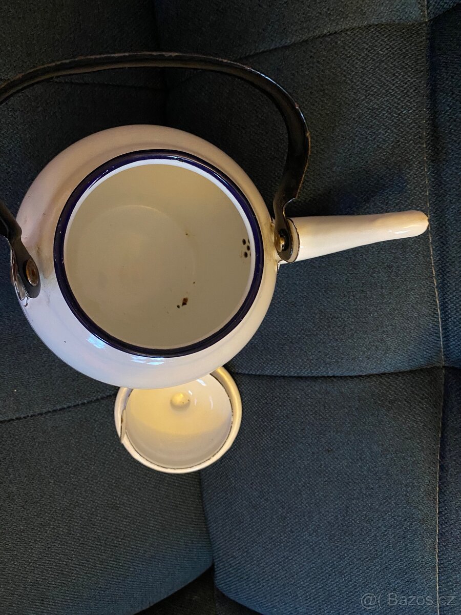 Stará smaltovaná konvička - 5