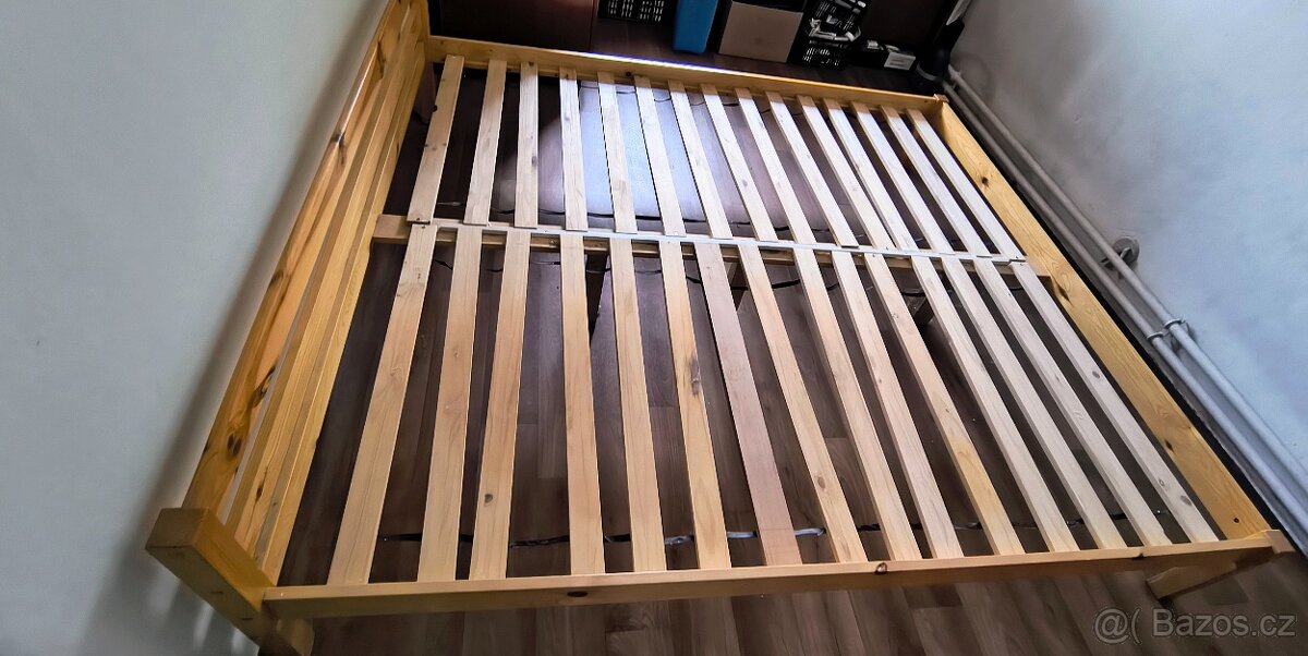 Dřevěná postel s roštem - 5