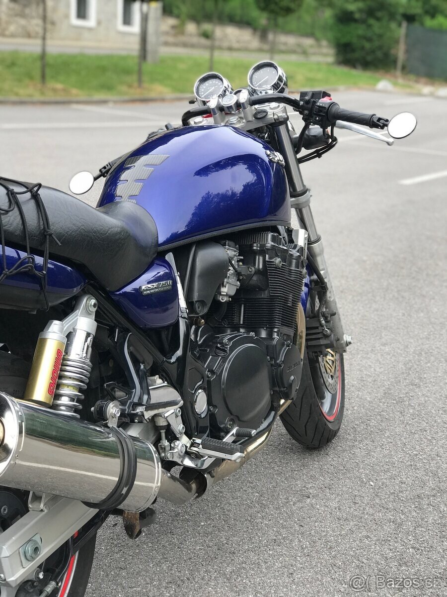 Suzuki Inazuma 750 - 5