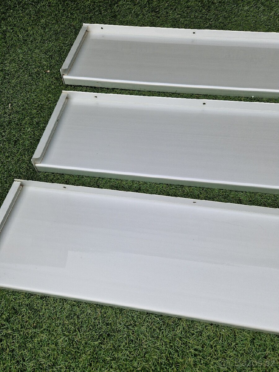 Prodám 3kusy parapety elox stříbrné tloušťka 2mm - 5