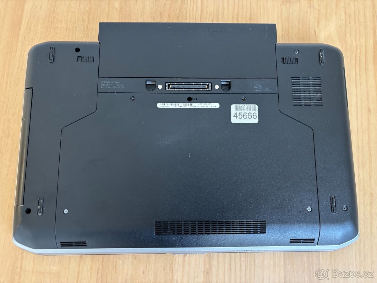 DELL 5520 - 5