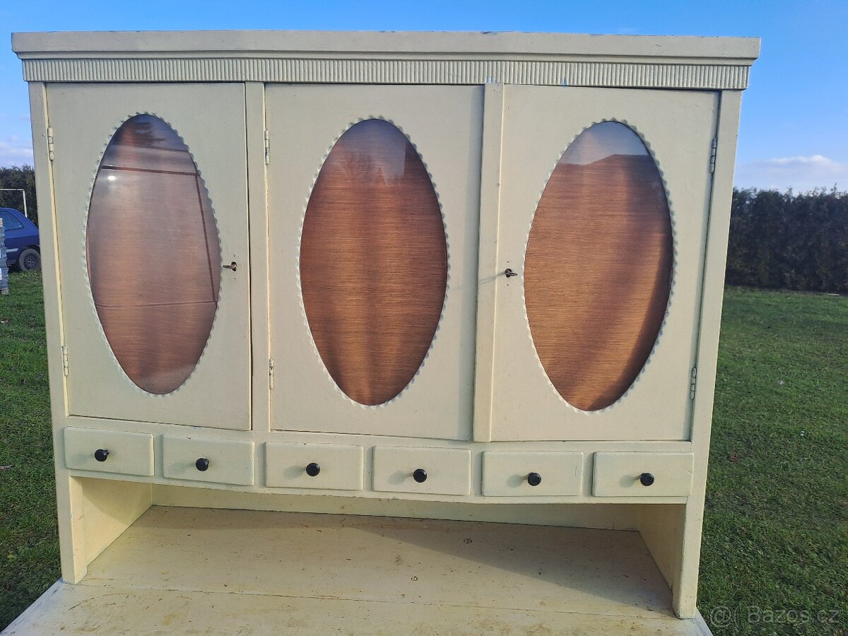 babiččin kredenc na chalupu - krásný - 5