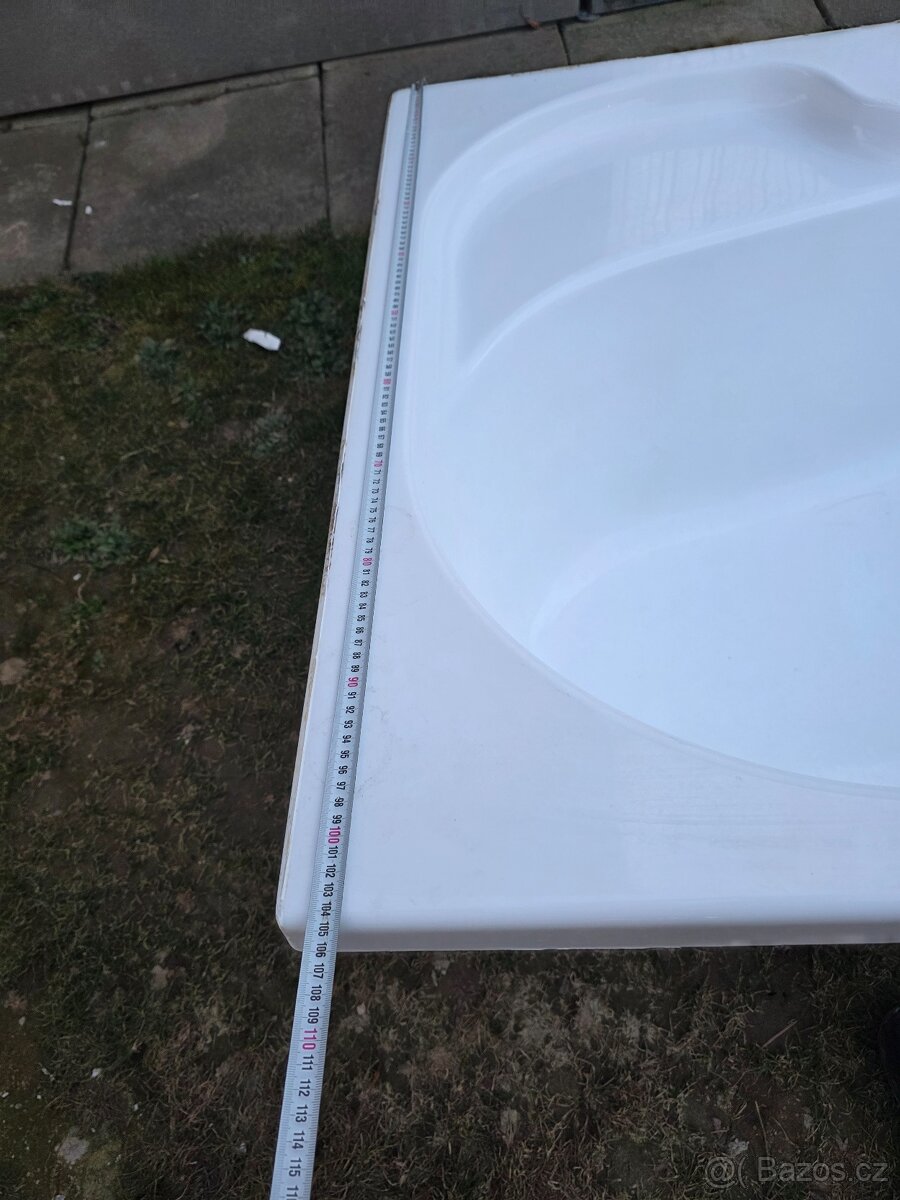 Prodám rohovou vanu RAVAK - 5
