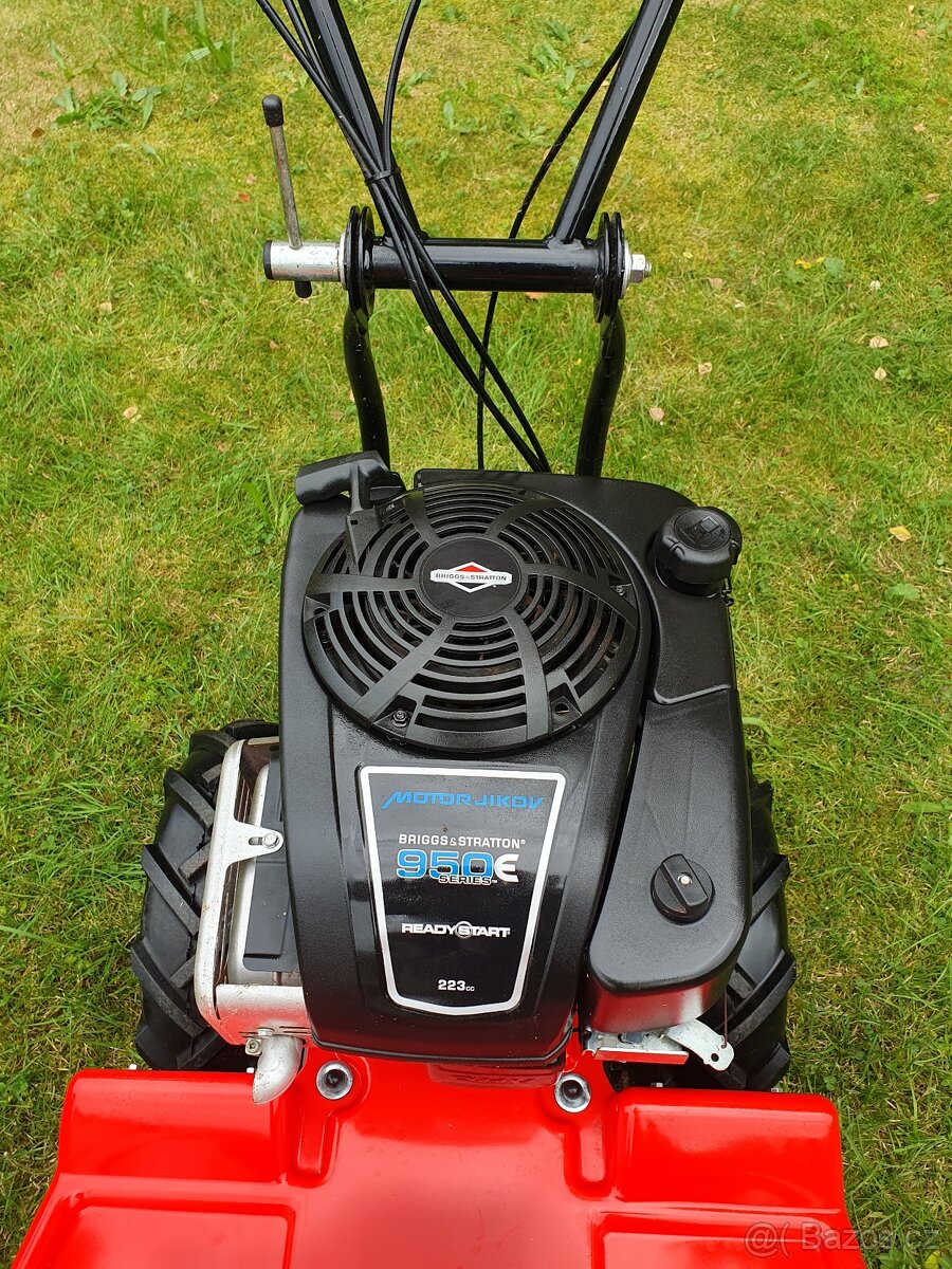 Prodám českou bubnovou sekačku Motor Jikov BDR 583, málo pou - 5