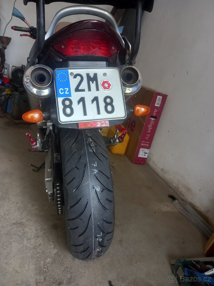 Honda Hornet 900 - 5