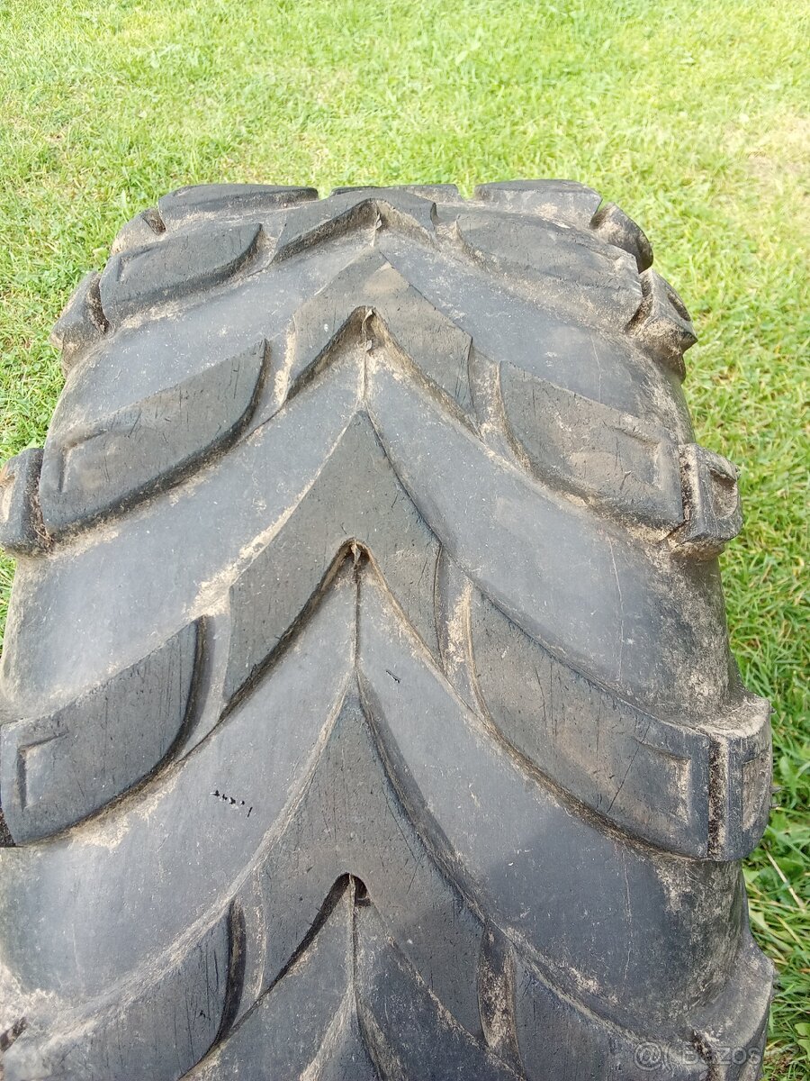 Pneu 25x10-12