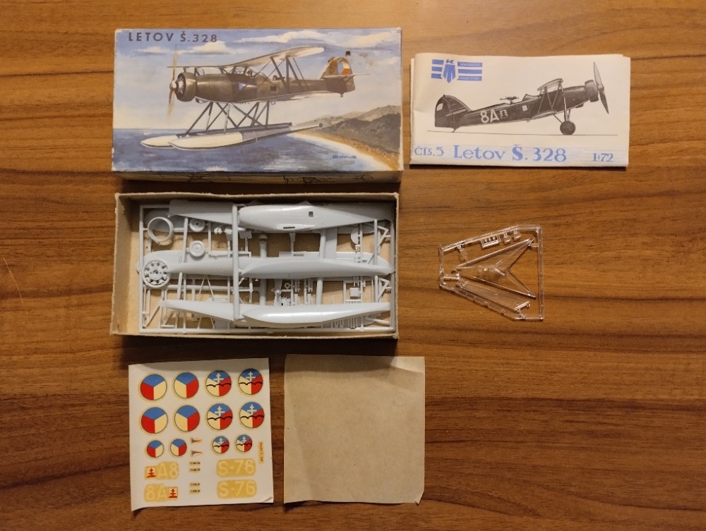 Modely letadel,KP, plastové stavebnice. - 5
