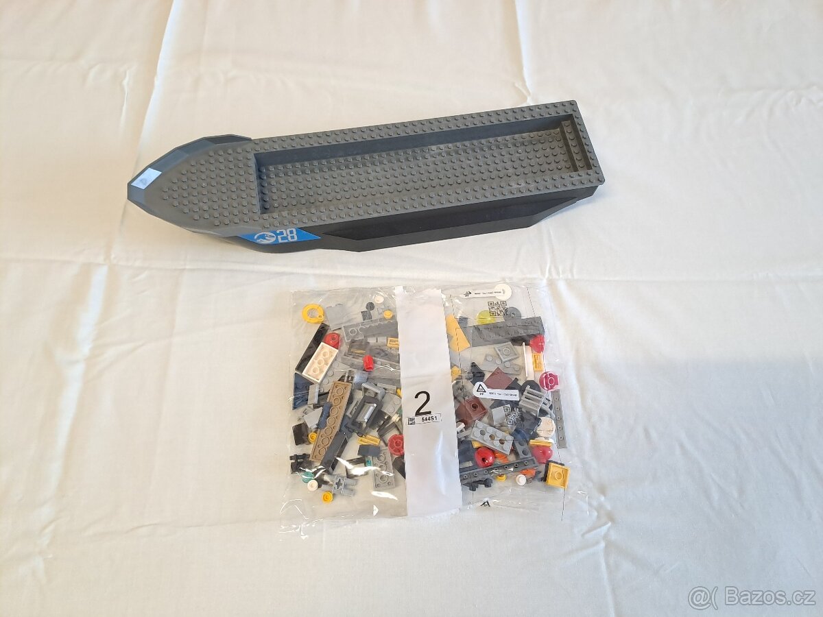 Jurassic World 76942 Útěk Baryonyxe z lodě - 5