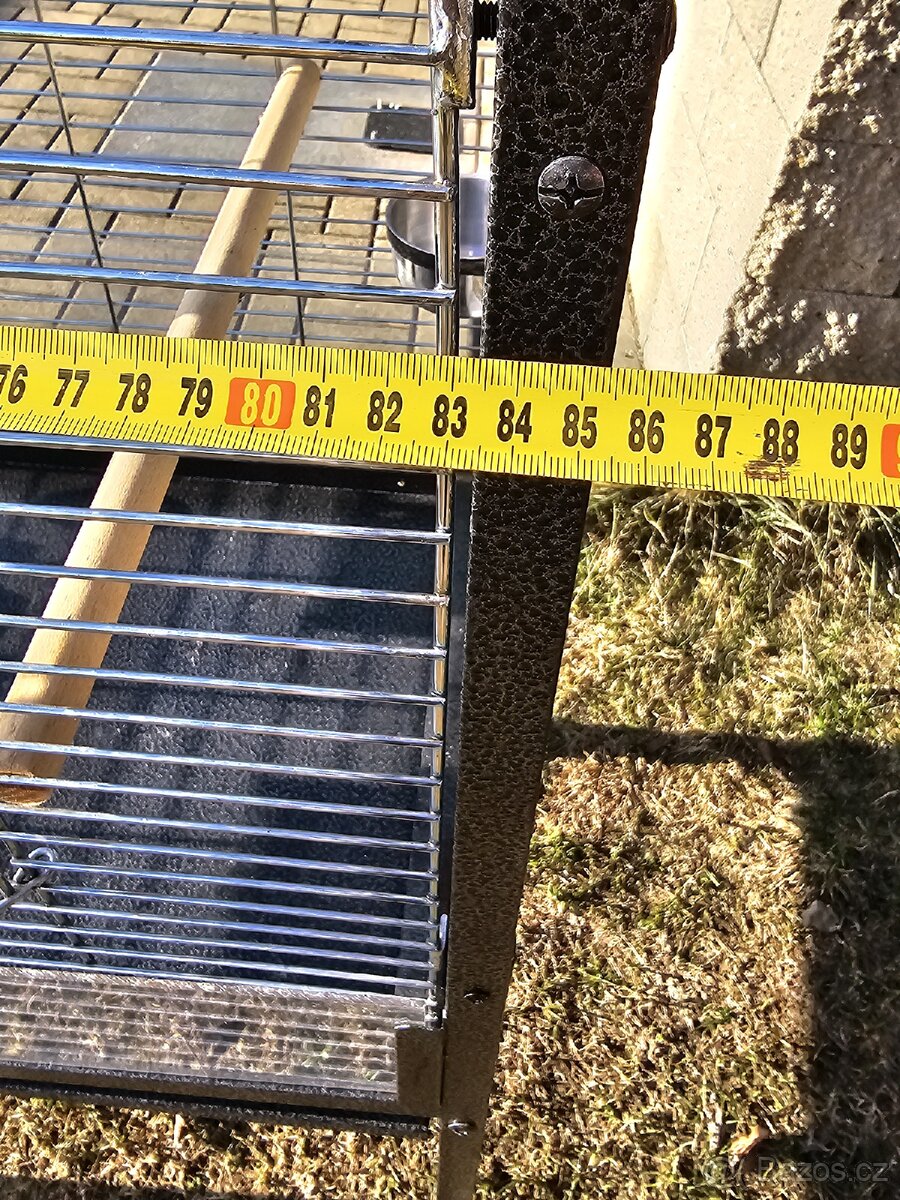 Klec pro papuška - 5