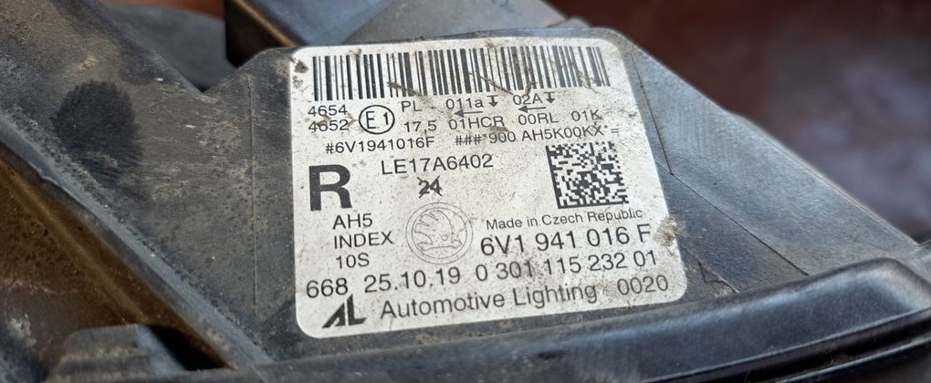 Prave predni svetlo led skoda fabia III facelift - 5