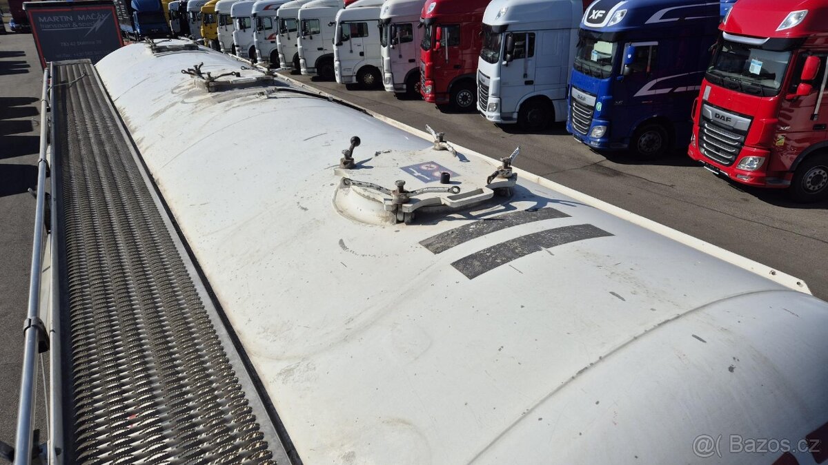 Silo cisterna FELDBINDER EUT 40.3 - 2 komory - 40 m3 - 5