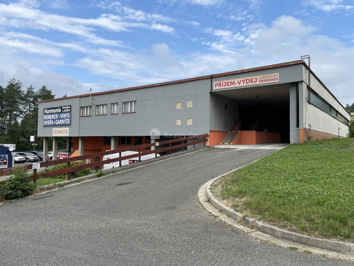 Nabízíme k prodeji obchodní prostory COOP ve Vsetíně na Sych - 5