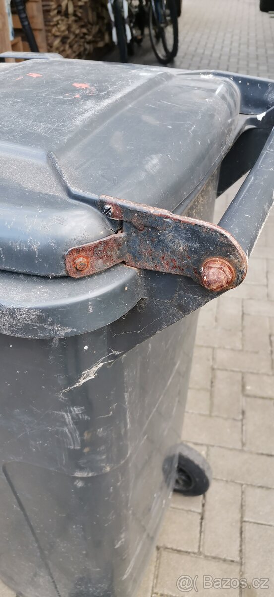 Plastová velká popelnice na kolečkách - 5