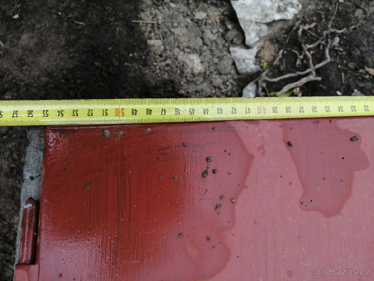 Betonová skříňka s plechovými dvířky na elektroměr - 5