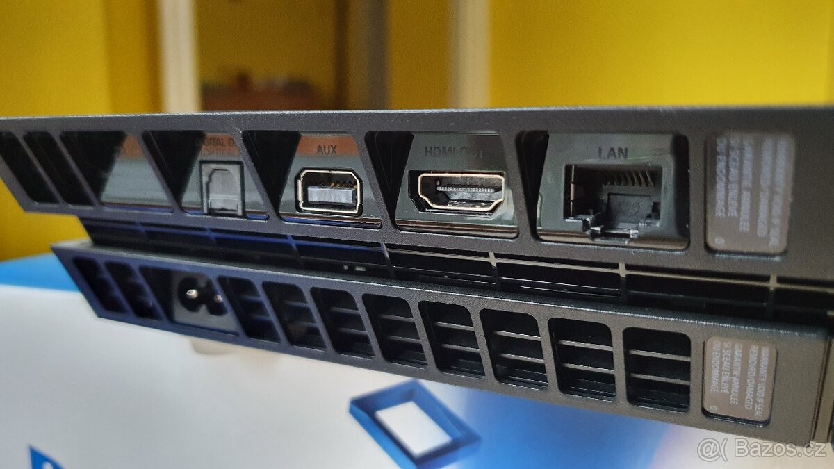 SONY PlayStation 4 + PlayStation VR + PS CAMERA + HRY - 5