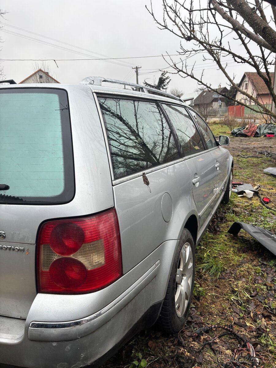 Passat b5.5 2.5tdi v6 díly z vozu ihned - 5
