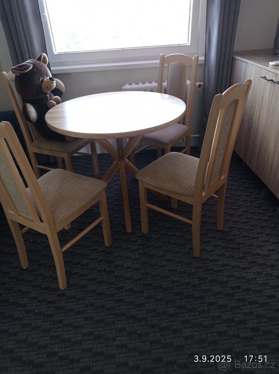 Jidelni stul se zidlemi - 5
