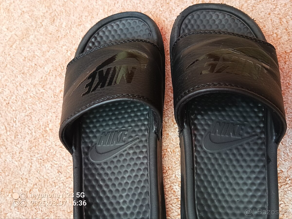 Pantofle zn."NIKE" vel."32" - 5