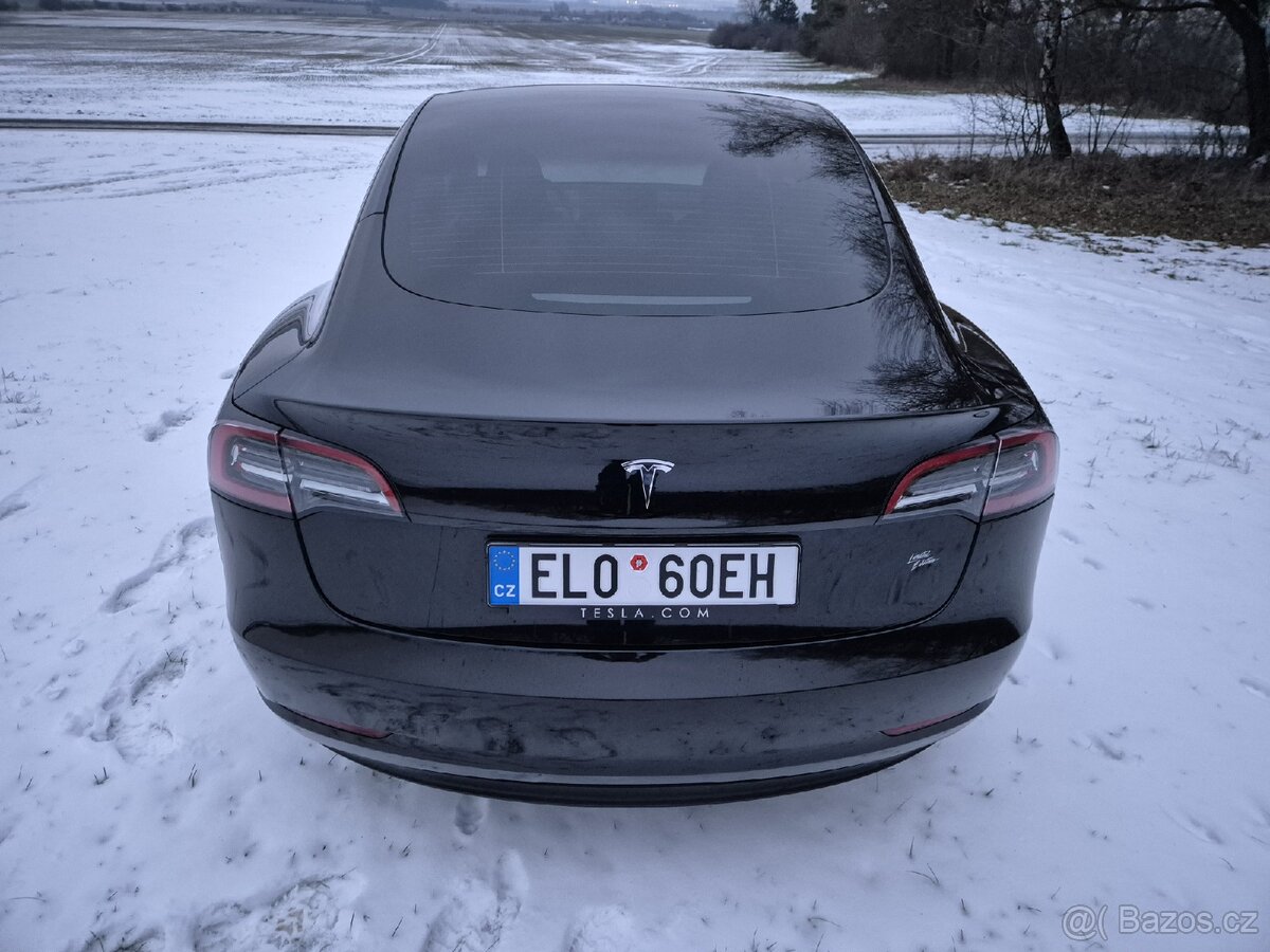 Prodám Tesla model 3 SR - 5