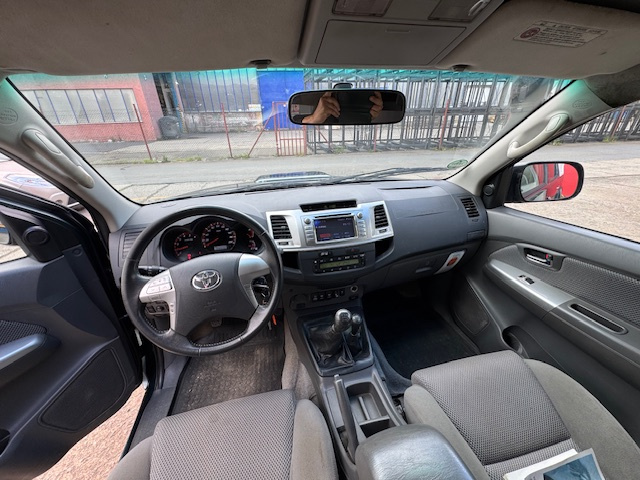 Prodej Toyota HILUX 3,0 diesel, 5-rychl. manuál