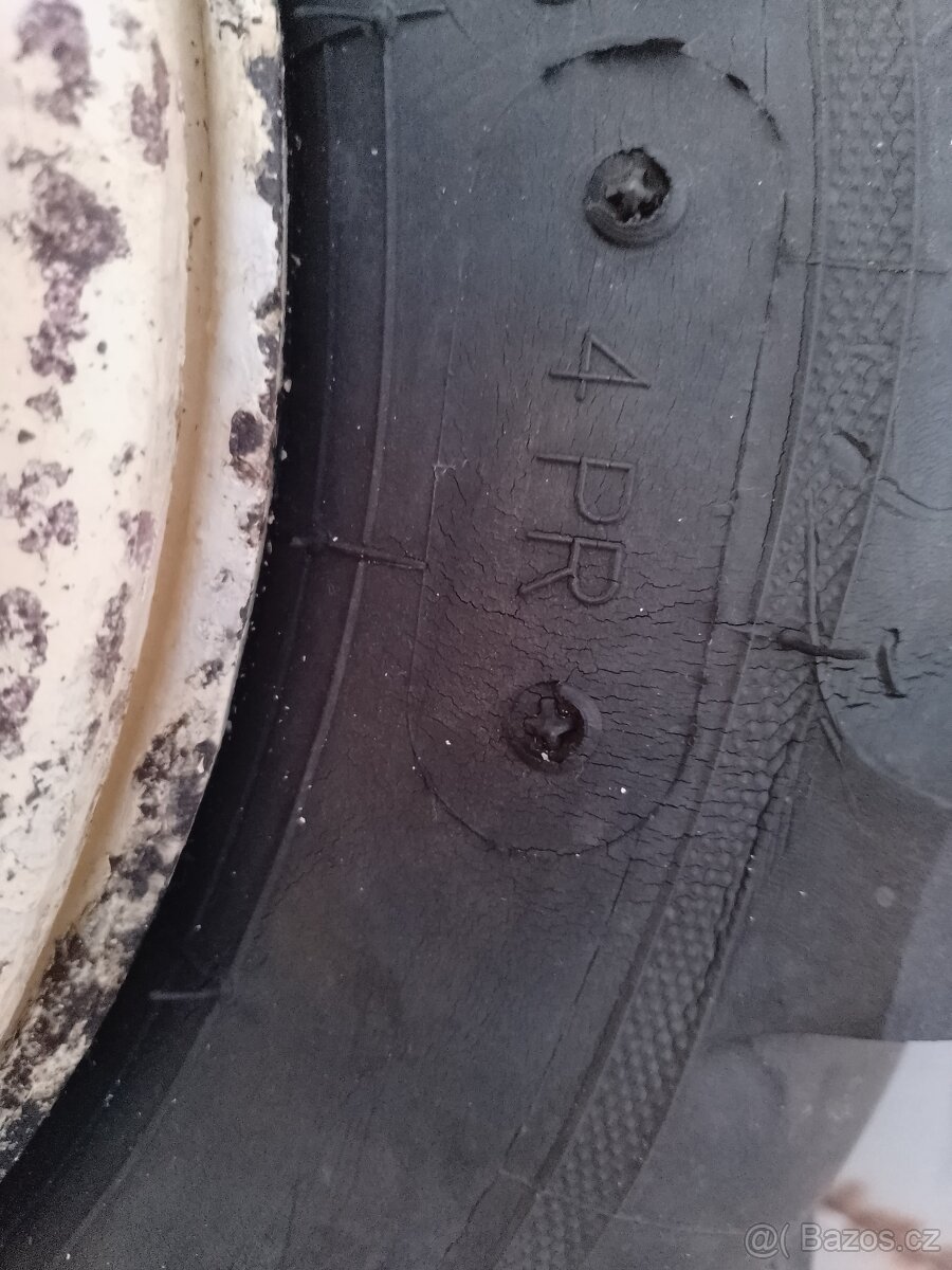 Vari kola Mitas z tažné nápravy 5,00-12 se závažím - 5