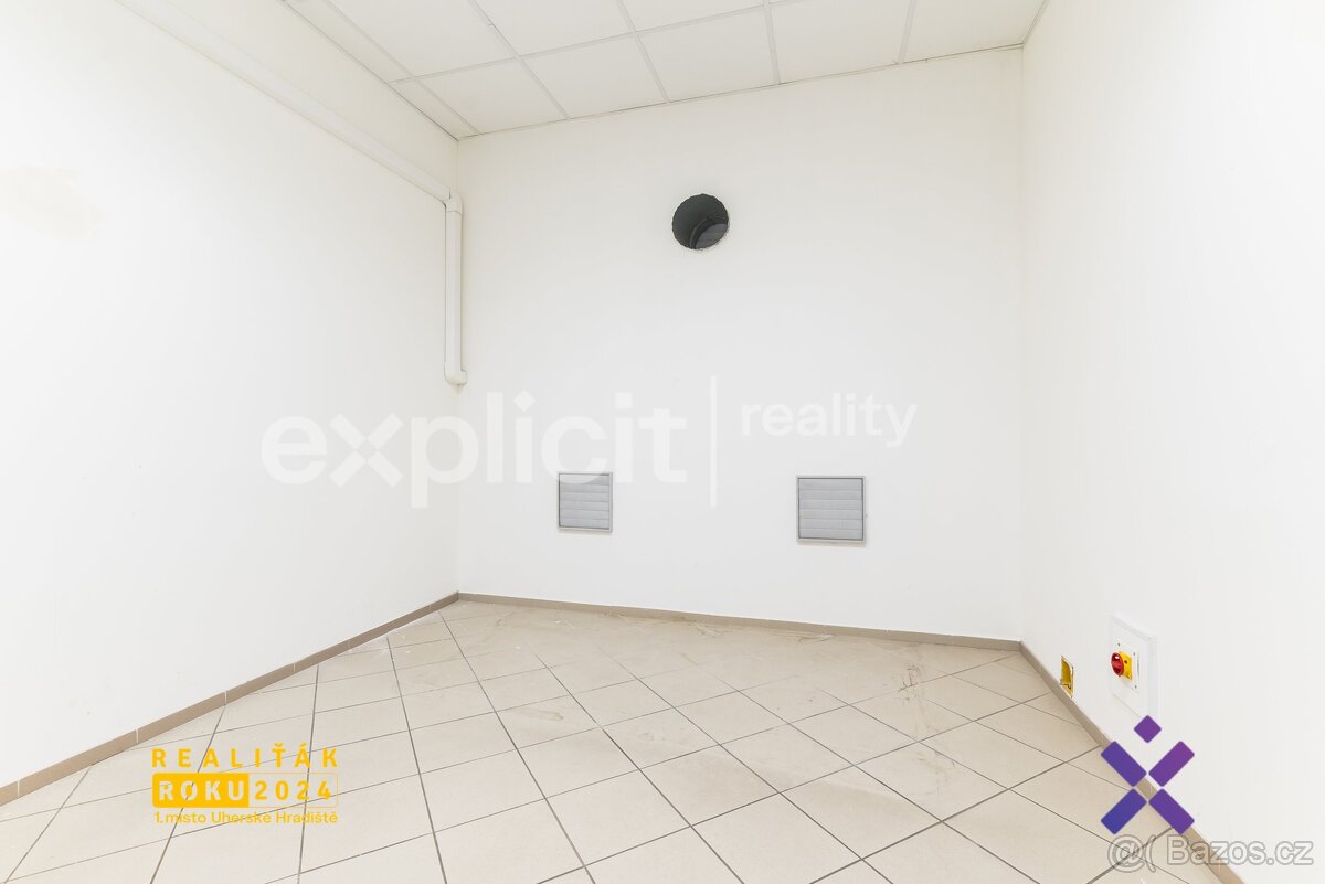 Pronájem obchodních prostor v centru města 142 m² - Uherský - 5