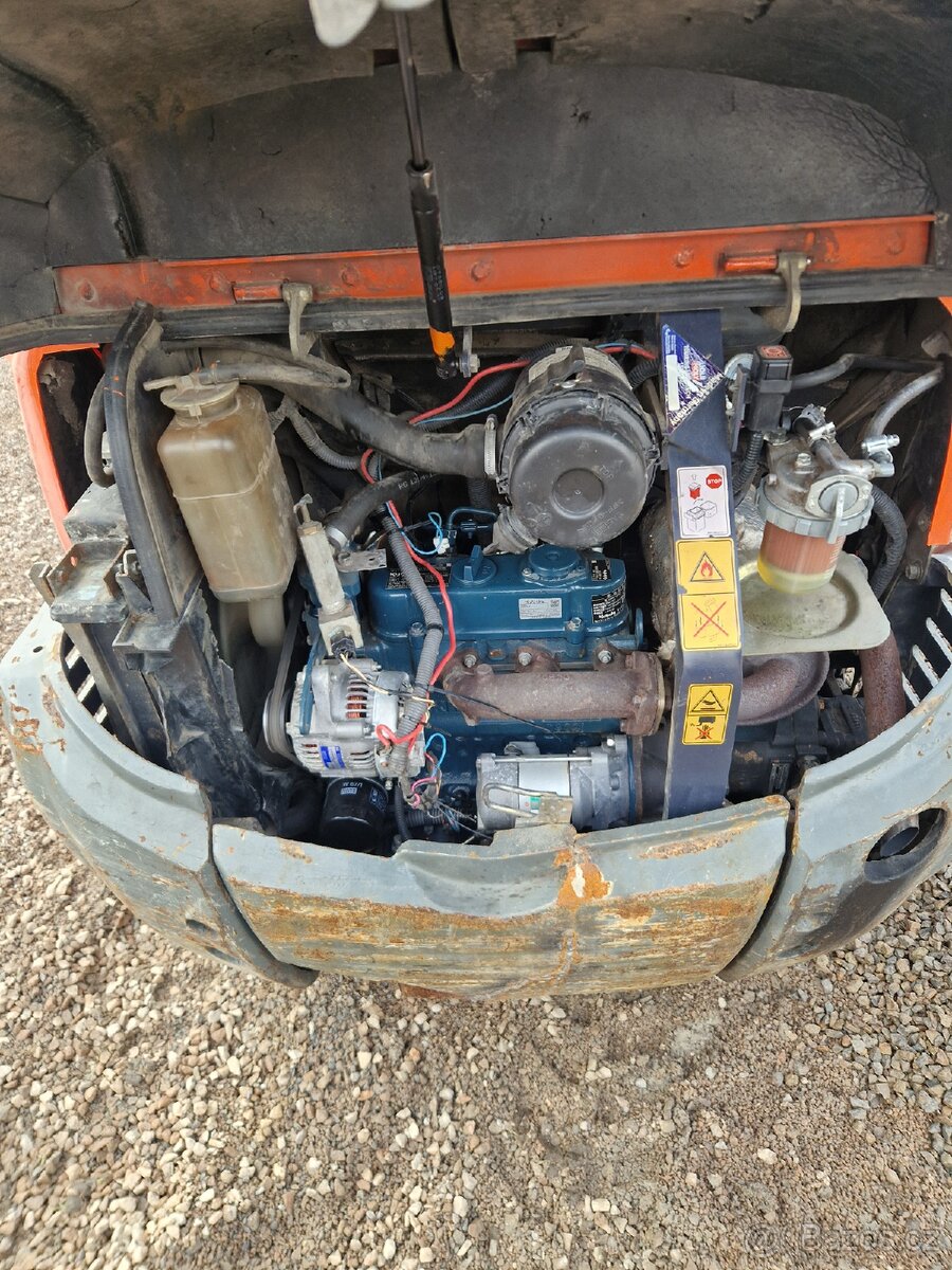 PRODÁM MINIBAGR KUBOTA KX41-3S R.V 2008 - 5