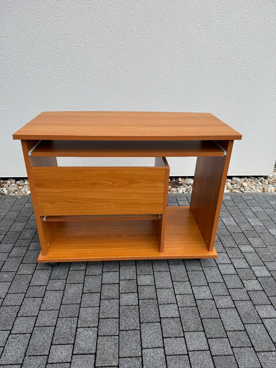 Počítačový stůl - 5