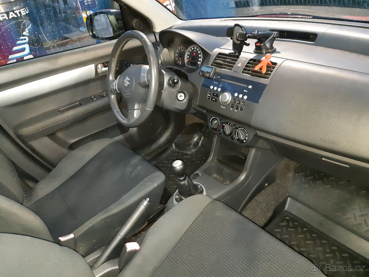 Suzuki Swift 1.3i – Nová spojka, brzdy a servis - 5