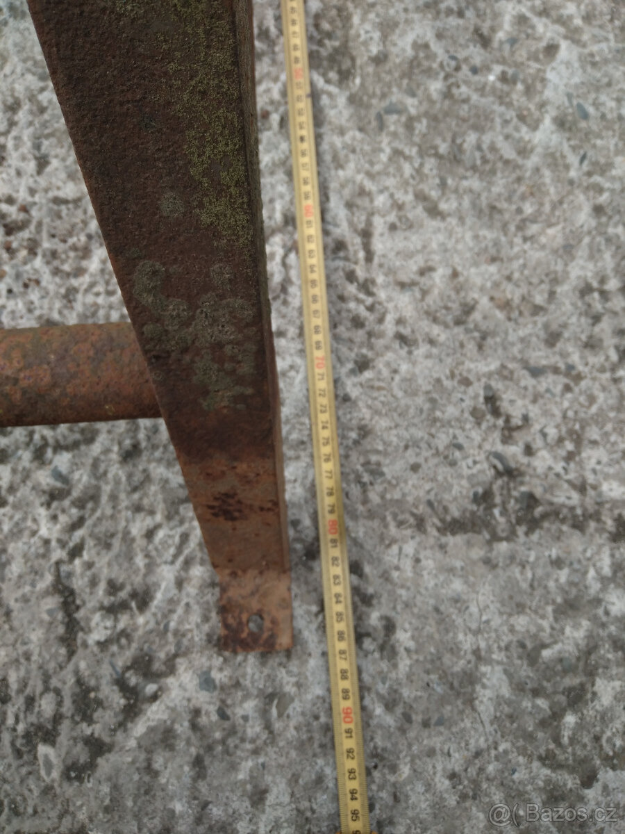 Ocelové podstavce - 5